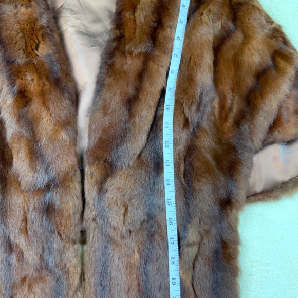 Elegant Brown Women's Mink Cape - Picture 7 of 9